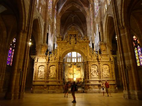 The Road Goes Ever On: Leon Cathedral: Interior