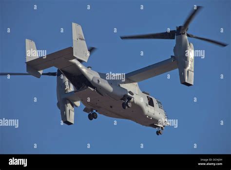 An MV-22B Osprey prepares for landing, Marine Corps Air Station Yuma, Arizona Stock Photo - Alamy