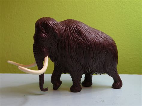 Woolly Mammoth (Invicta) | Dinosaur Toy Blog