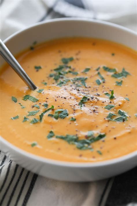 Easiest Creamy Carrot Soup - Lauren's Latest