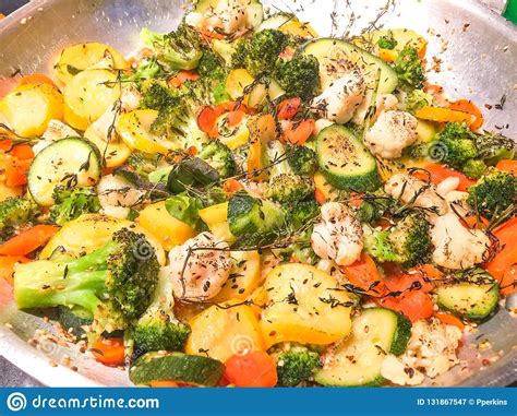 Sauteing Fresh Mixed Vegetables Stock Image - Image of fresh, sauteing: 131867547