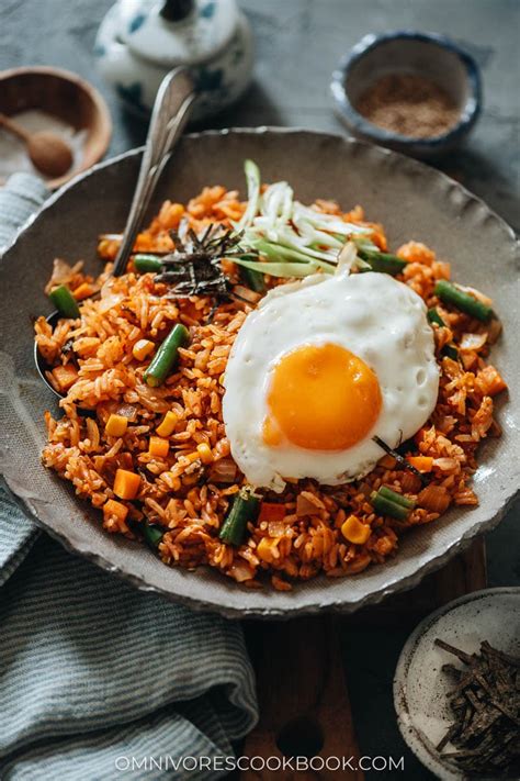 Easy Kimchi Fried Rice (Kimchi Bokkeumbap) - Omnivore's Cookbook