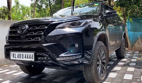 Toyota Fortuner Black