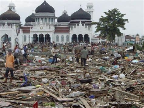 Gambar Tsunami Aceh 2004 – newstempo