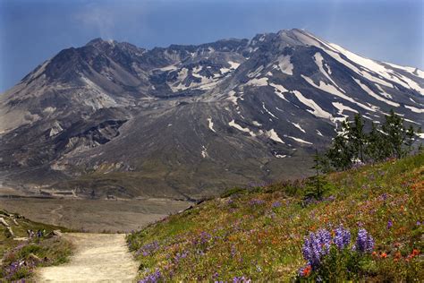 Mt. St. Helens - Before and After Maps - TopoZone