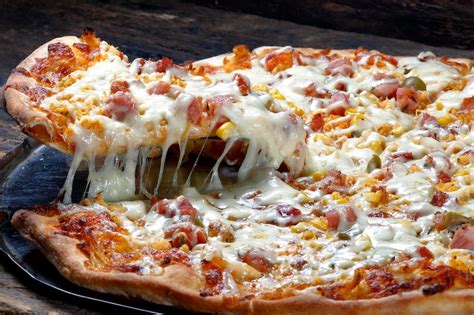 Calories in Cheese Pizza: How Much is Too Much? - Racionalismo