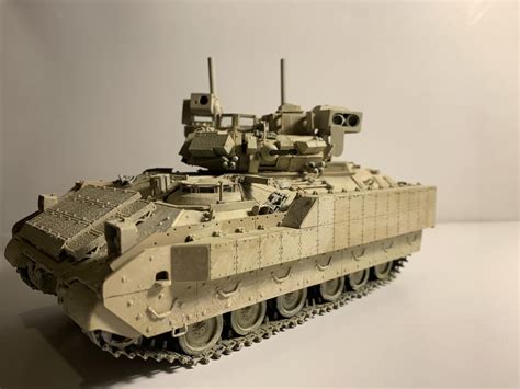 1/35 M3A3 Bradley finally complete : modelmakers