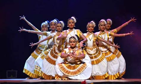 List of 14 Traditional Folk Dances of Kerala with Photos