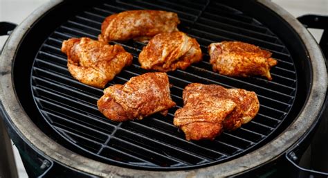 Smoked Chicken Thighs – WellPlated.com