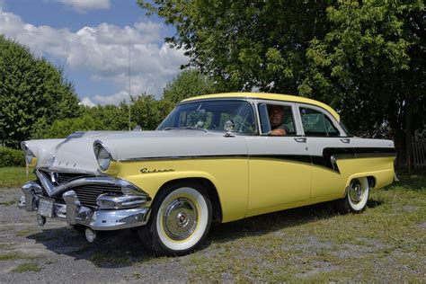 1956 Ford Meteor Rideau | Classic cars usa, American classic cars, Old ...