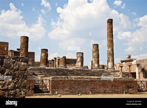 Pompeii - archaeological site Stock Photo - Alamy