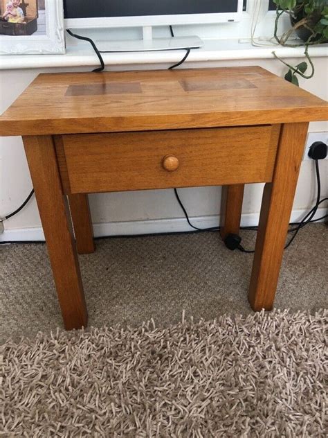 OAK SIDE TABLE WITH DRAWER, EXCELLENT CONDITION. | in Carlton Colville, Suffolk | Gumtree