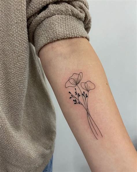 Poppy Flower Tattoo: Meanings & 30 Design Ideas | Poppy flower tattoo, Simple poppy tattoo ...