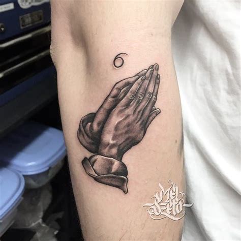 Pray Hands Tattoo - 37 Cool Praying Hands Tattoo Designs With Meanings Body Art Guru - Various ...