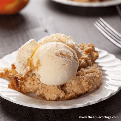 Easy Cinnamon Apple Crisp - The Aqua Cottage