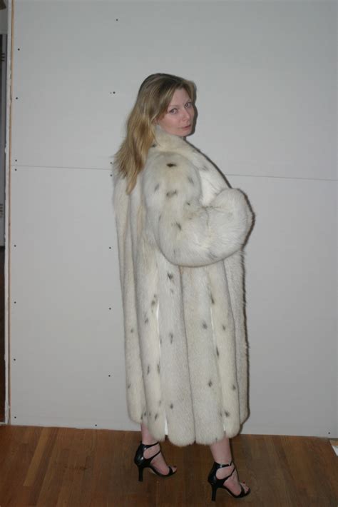 LAFOURRURE2: polar fox fur coat