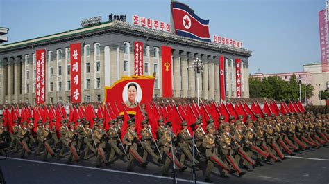 North Korea flexes military muscle with 'biggest ever' parade - CNN.com