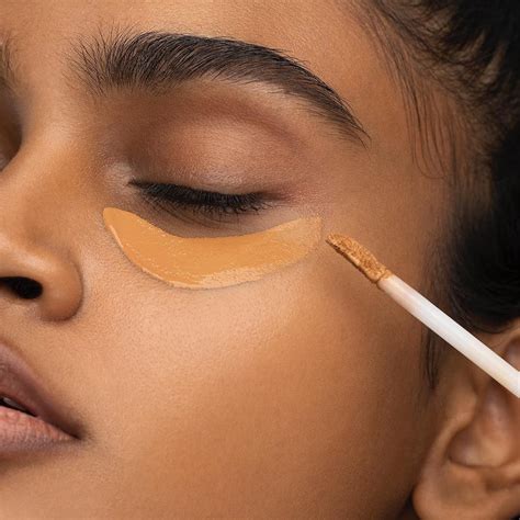 10 Best Concealers For Oily Skin Across Budgets To Buy Online | LBB