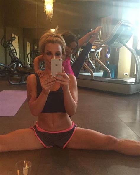 Britney Spears at the Gym – Twitter Pic | GotCeleb