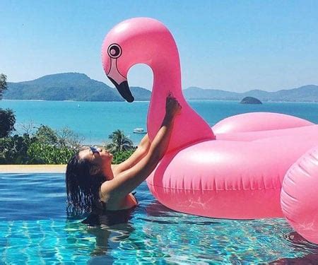 Giant Flamingo Pool Float - Awesome Stuff 365