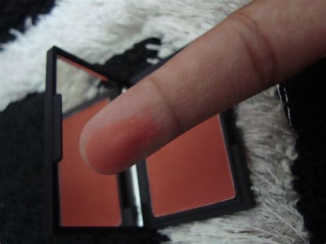 Fate's beauty spree: Go Coral with SLEEK's Blush in Coral [Review + Swatches]