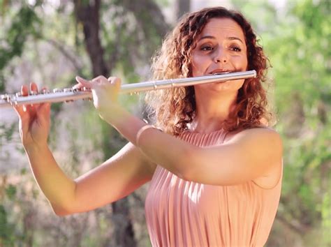 10 Best Online Flute Lessons - Singersroom.com