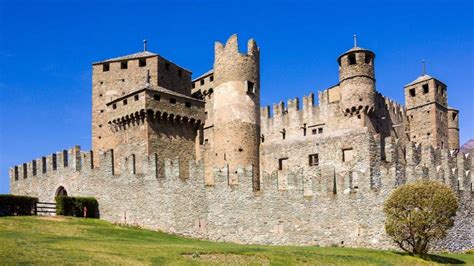 Italy is giving away 100 castles and mansions for free and you too can get one