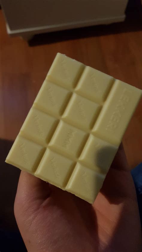 This chocolate bar : r/mildlyinfuriating