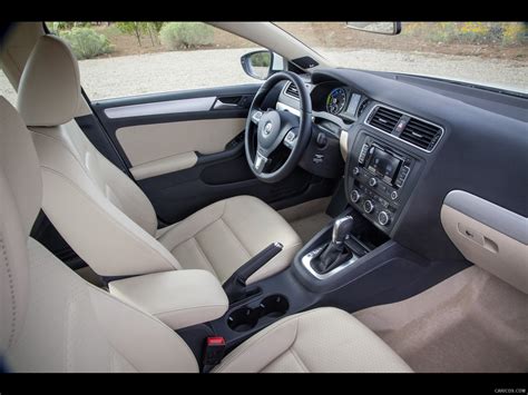 2013 Volkswagen Jetta Hybrid - Interior | Caricos