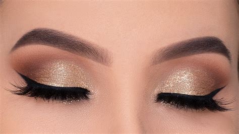 Classic Golden Glitter Eye Makeup Tutorial | Holiday Eye Look 🥇 Own That Crown