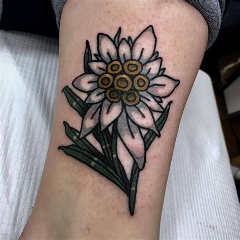 An edelweiss for Megan and her mother. Super fun! #tattoo #tattoos #traditionaltattoo #flower # ...