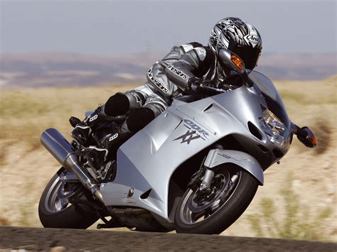 Motorcycle Review's: Very Cool Honda CBR1100XX Blackbird