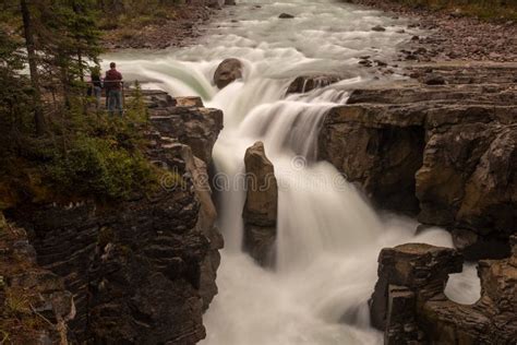 Stunning Waterfall in Canada Editorial Stock Photo - Image of shutter, cascade: 137419713