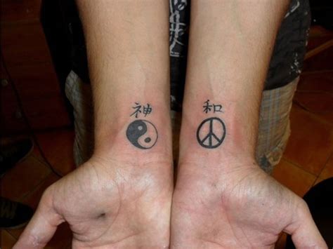 36 Classic Peace Symbol Wrist Tattoos Design