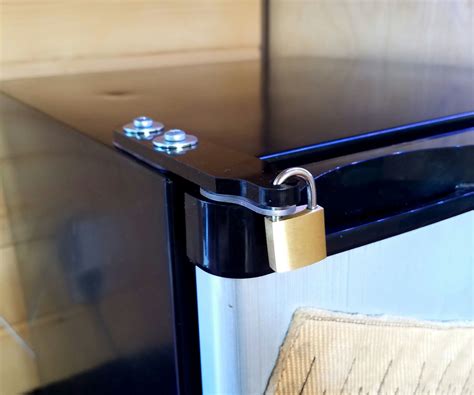 Mini-Fridge Lock : 4 Steps (with Pictures) - Instructables