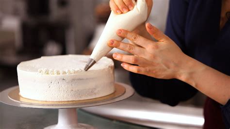 Cake Decorating with Fresh Cream Baking Class