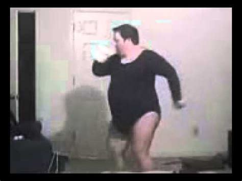 fat gay guy dancing - YouTube