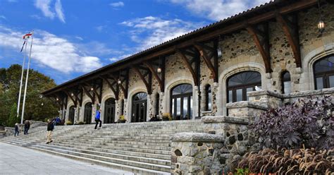 Mount Royal Chalet on Mount Royal in Montreal, Canada - Encircle Photos