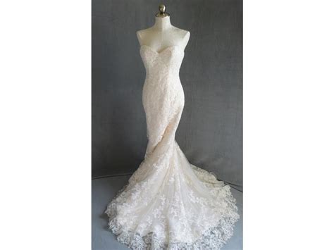 Used Maggie Sottero Eileen Wedding Dress | Size: 8 $750