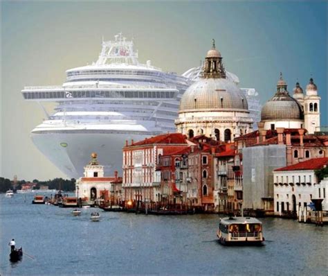 Stunning Cruise Ship In Venice | Others