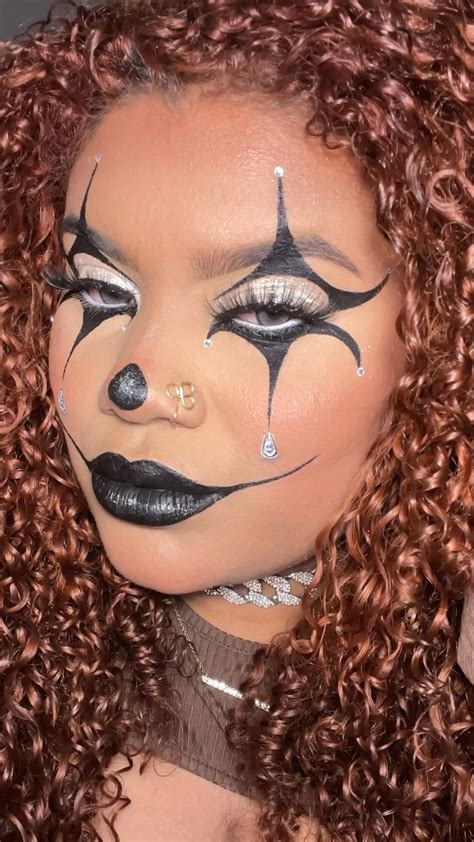 Gothic clown glam🖤 (IG: @colombiancuurls) | Halloween makeup, Clown makeup, Halloween makeup easy