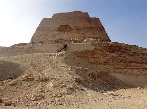 10 Intriguing Facts About The Meidum Pyramid