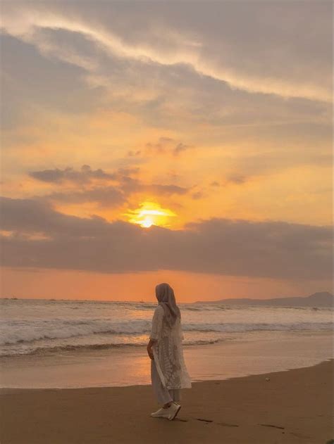 gambar pantai sunset - Natalie Terry