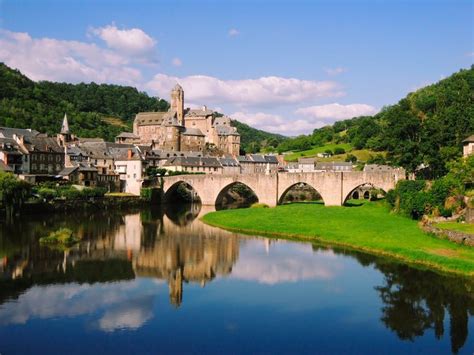 Aveyron Château d'Estaing | Mansions, House styles, Canal