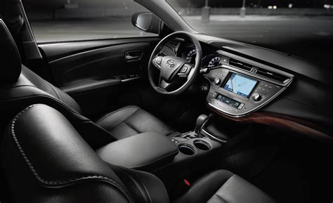 2015 Toyota Avalon interior dashboard