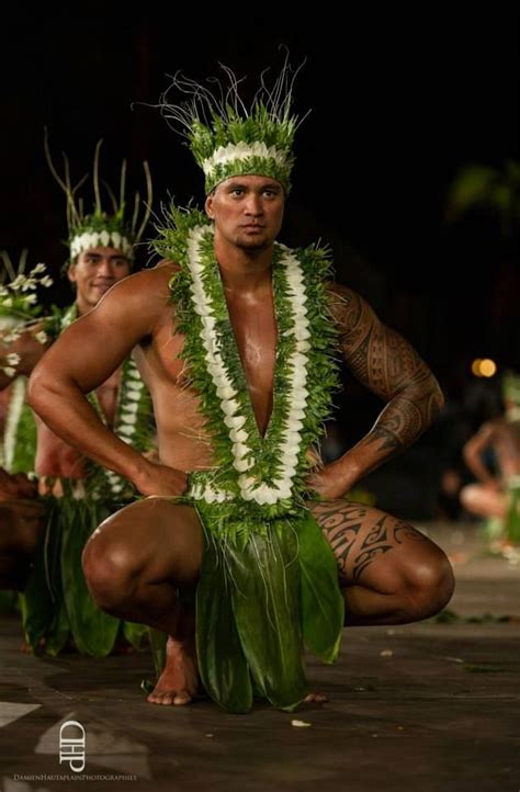 Best 25+ Hawaiian dancers ideas on Pinterest | Hula dancers, Hawaii ...