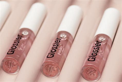 Glossier High-Shine Plumping Clear Lip Gloss Review