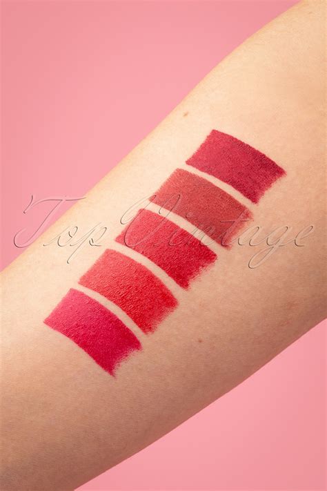 Classic Colour Lipstick in Cherry Red