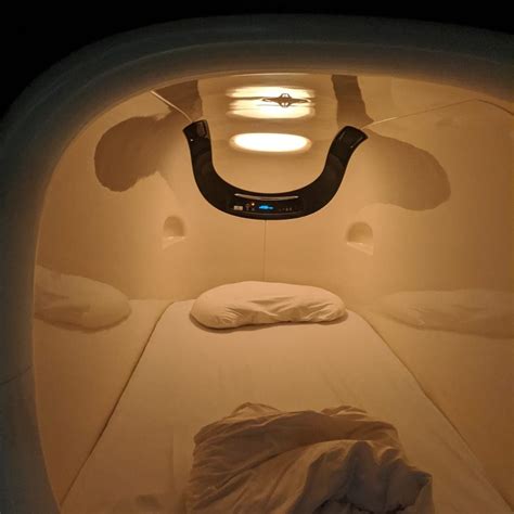 Japanese pod hotel in Kyoto, Japan : r/Damnthatsinteresting