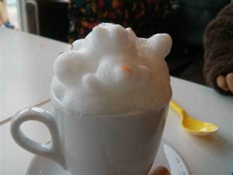 How to create these 3-D latte art? - Coffee Stack Exchange